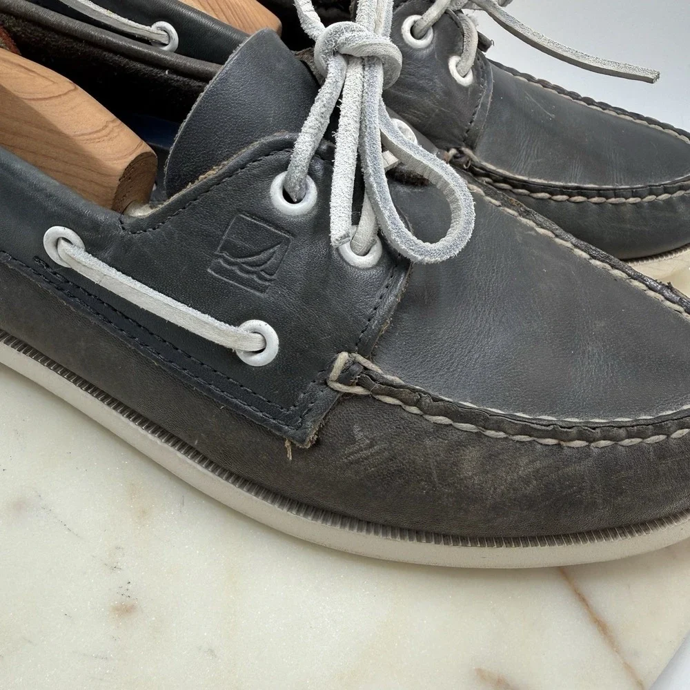 SPERRY TOP-SIDER MEN'S 9.5M NAVY BLUE LEATHER BOAT SHOES Made In USA